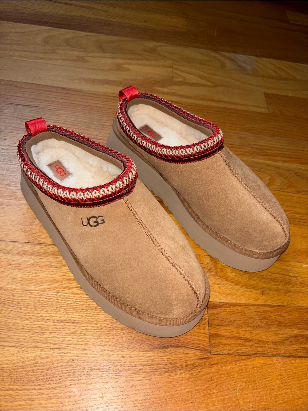 Ugg Tasman II size 9 Women’s